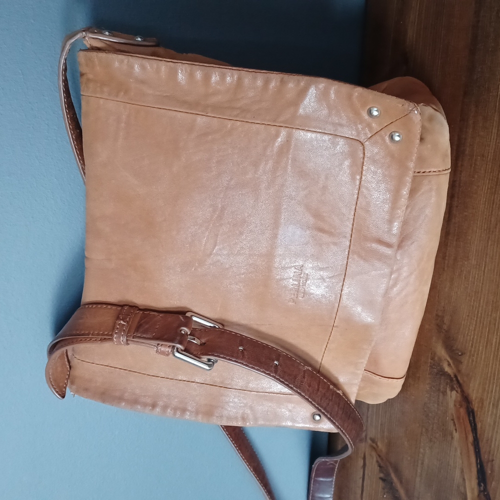 Perlina leather  crossbody
